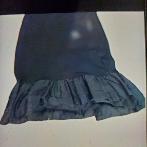 Bebe NWOT Puff Sleeve Ruffle Dress — (tag fell off). Never worn - Picture 4 of 11